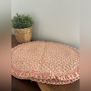 Quilted Ruffled Pink Oval Tulip Floral Placemats set of 4 Cottage